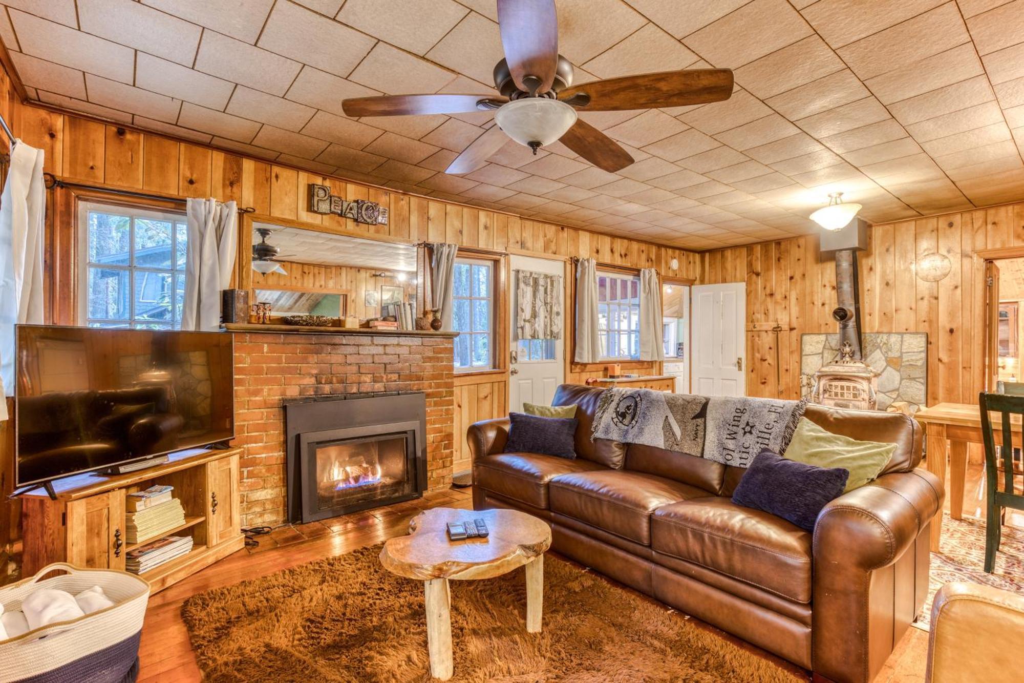 The Cedars Cabin Welches Eksteriør bilde