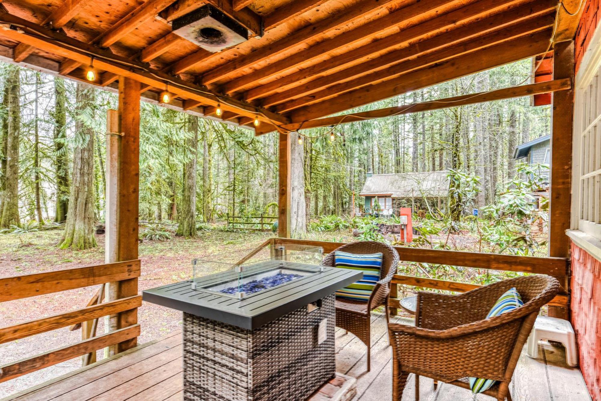 The Cedars Cabin Welches Eksteriør bilde