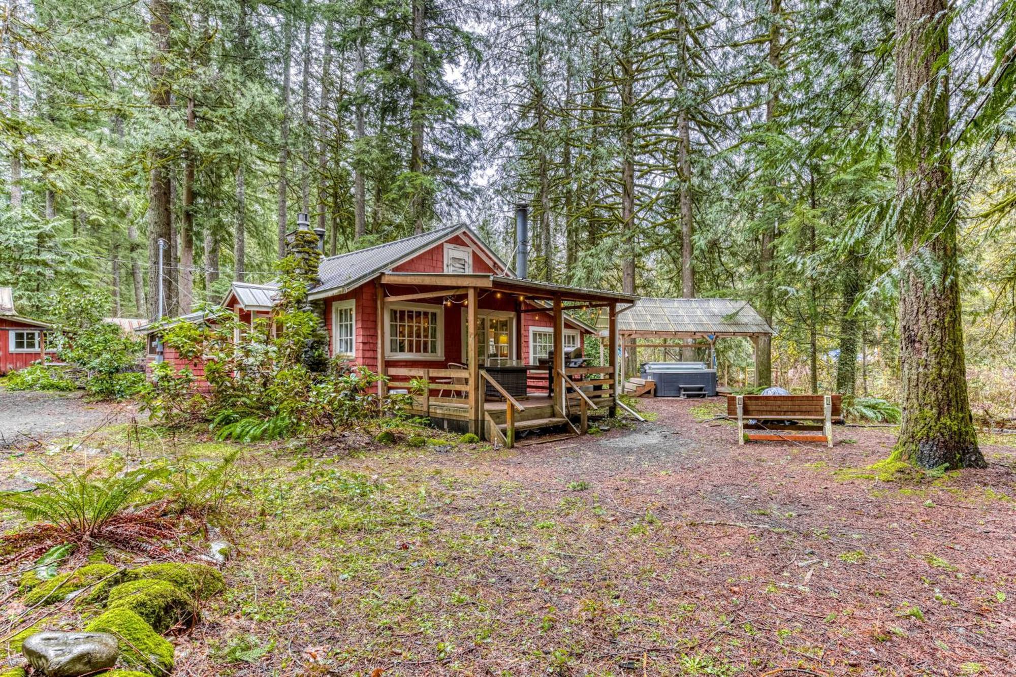 The Cedars Cabin Welches Eksteriør bilde